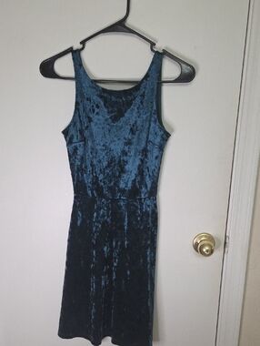 H&M Teal Crushed Velvet Sleeveless Midi Dress